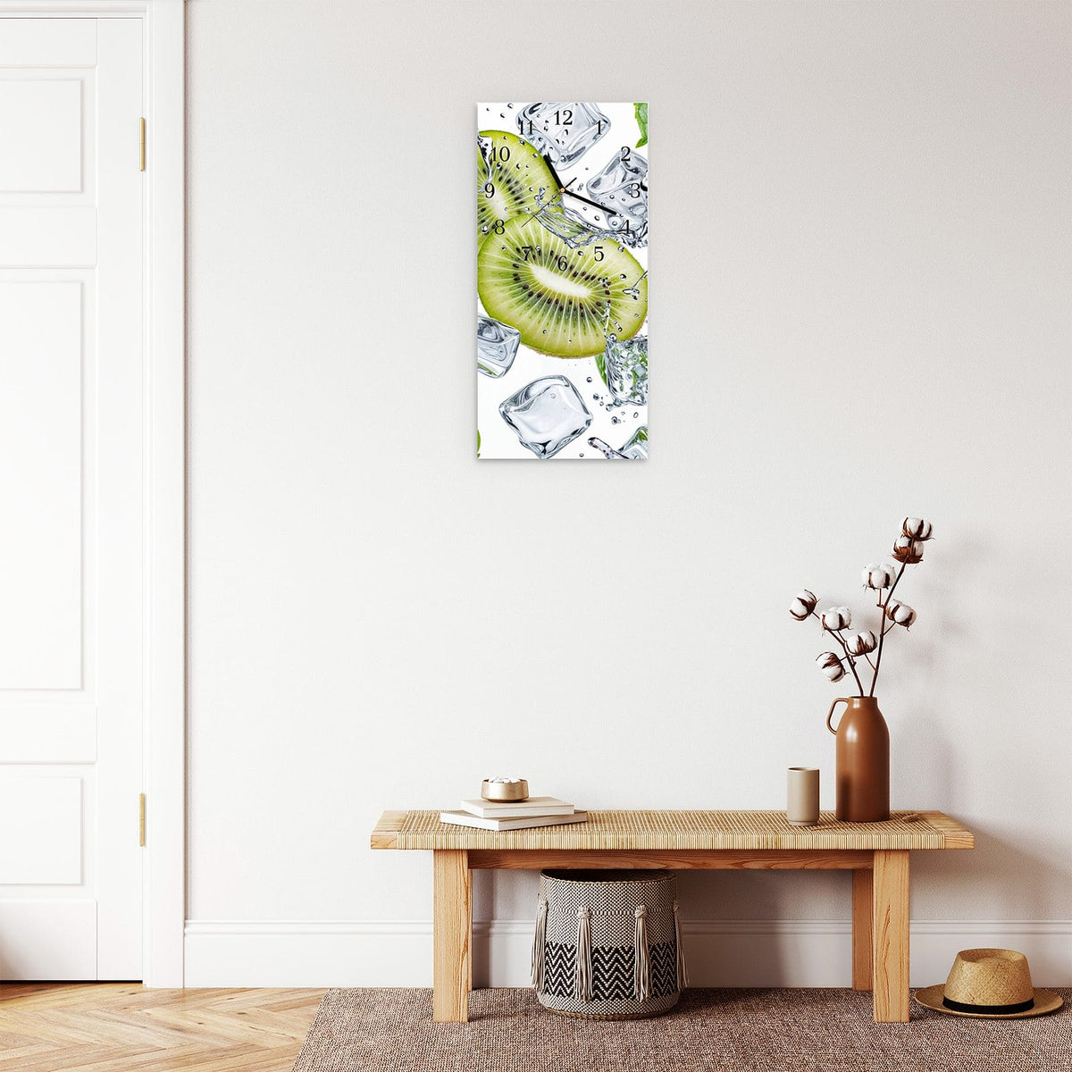 Moderne Wanduhr aus Glas mit Farbtiefe – Wanduhr Kiwi Würfel Eis aus Glas – Hochformat 30 × 60 cm