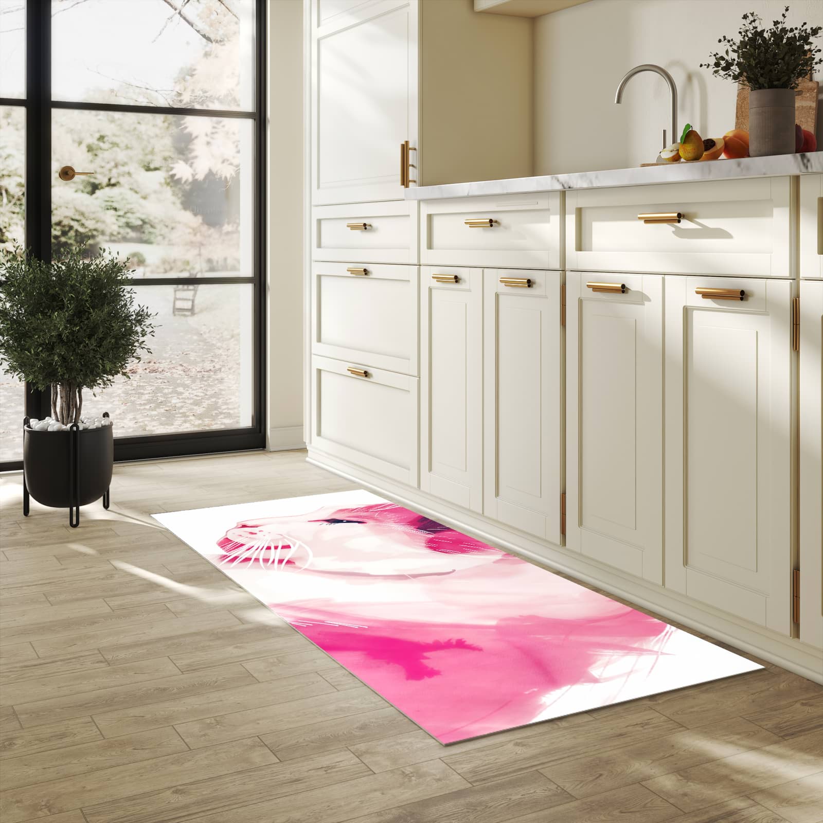Schmutzabweisender Teppichläufer mit Motiv Katzenportrait in heller Küche