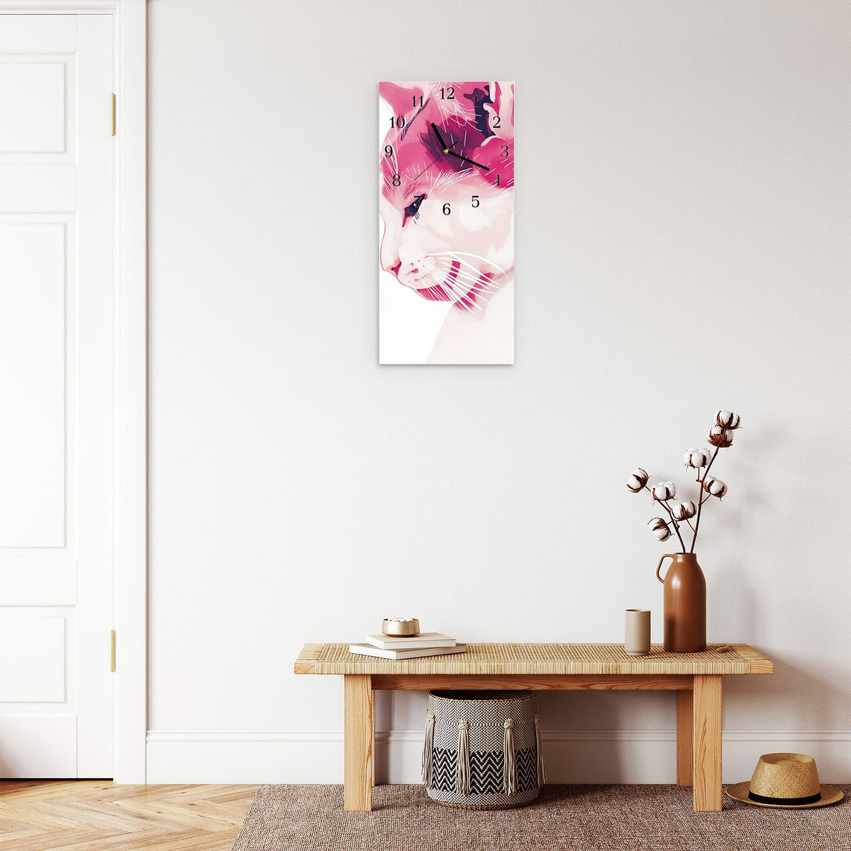Moderne Wanduhr aus Glas mit Farbtiefe – Wanduhr Katzenportrait aus Glas – Hochformat 30 × 60 cm