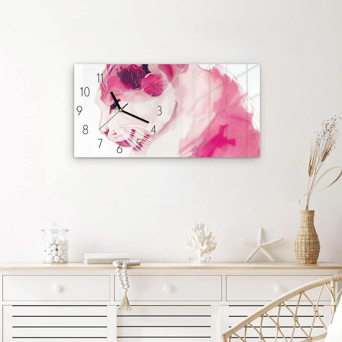 Wanduhr Katzenportrait aus Glas – Querformat 60 × 30 cm – Aquarellkatze in Rosa und Pink