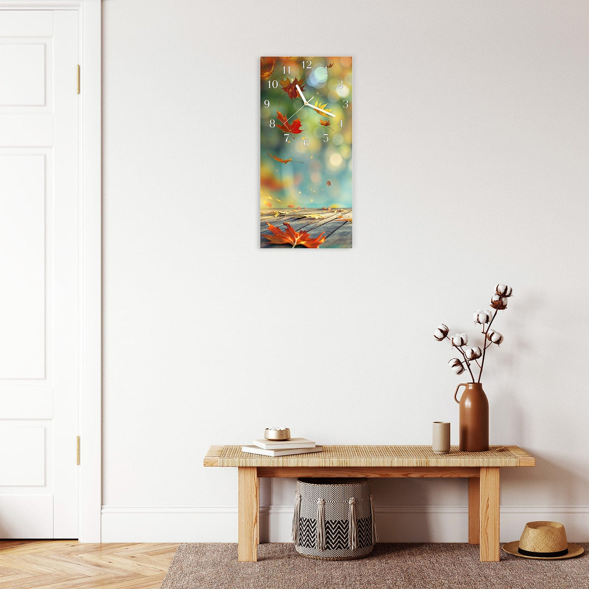 Moderne Wanduhr aus Glas mit Farbtiefe – Wanduhr Herbstlaub Wald aus Glas – Hochformat 30 × 60 cm