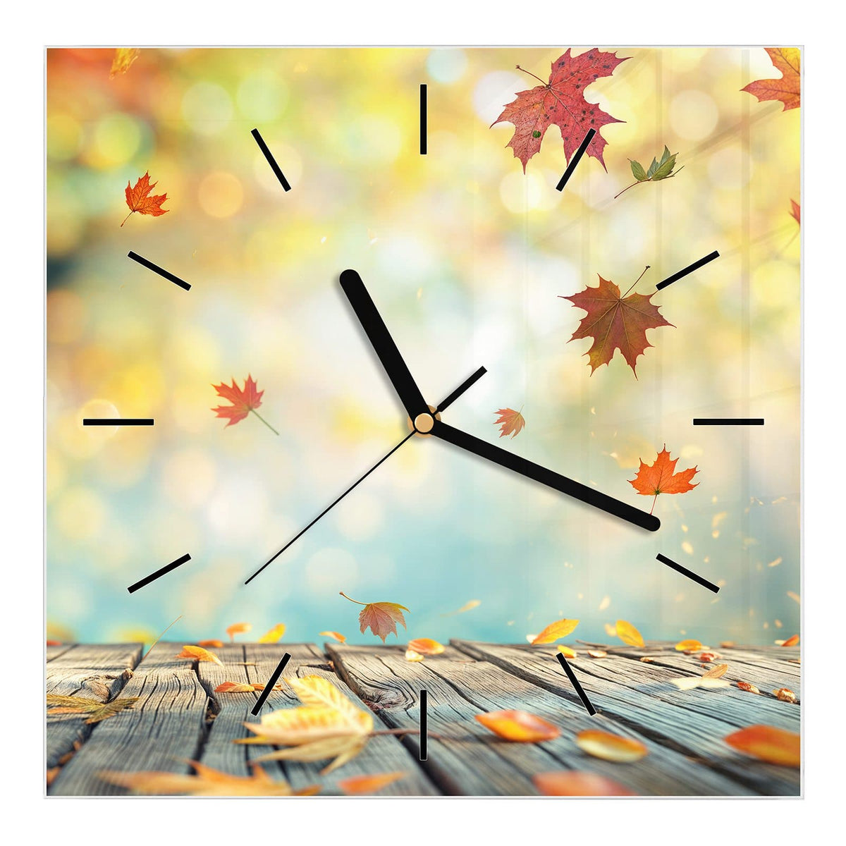 Wanduhr aus Glas, Ziffernblatt Linie mit Motiv Herbstlaub auf Holz: Fallende rote und gelbe Ahornblätter über grauen Holzdielen vor türkis-goldenem Bokeh