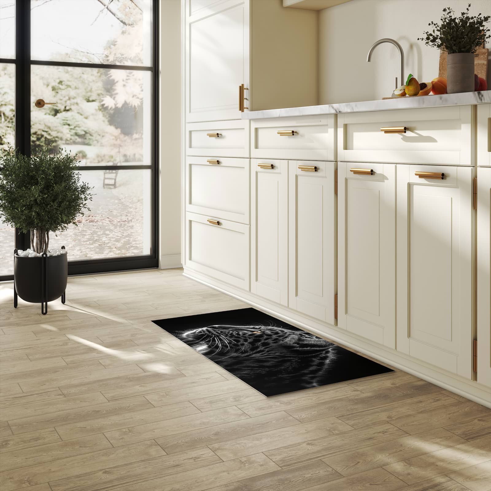 Geruchsneutraler Küchenläufer nach Maß mit Motiv Leopard Silhouette in heller Küche