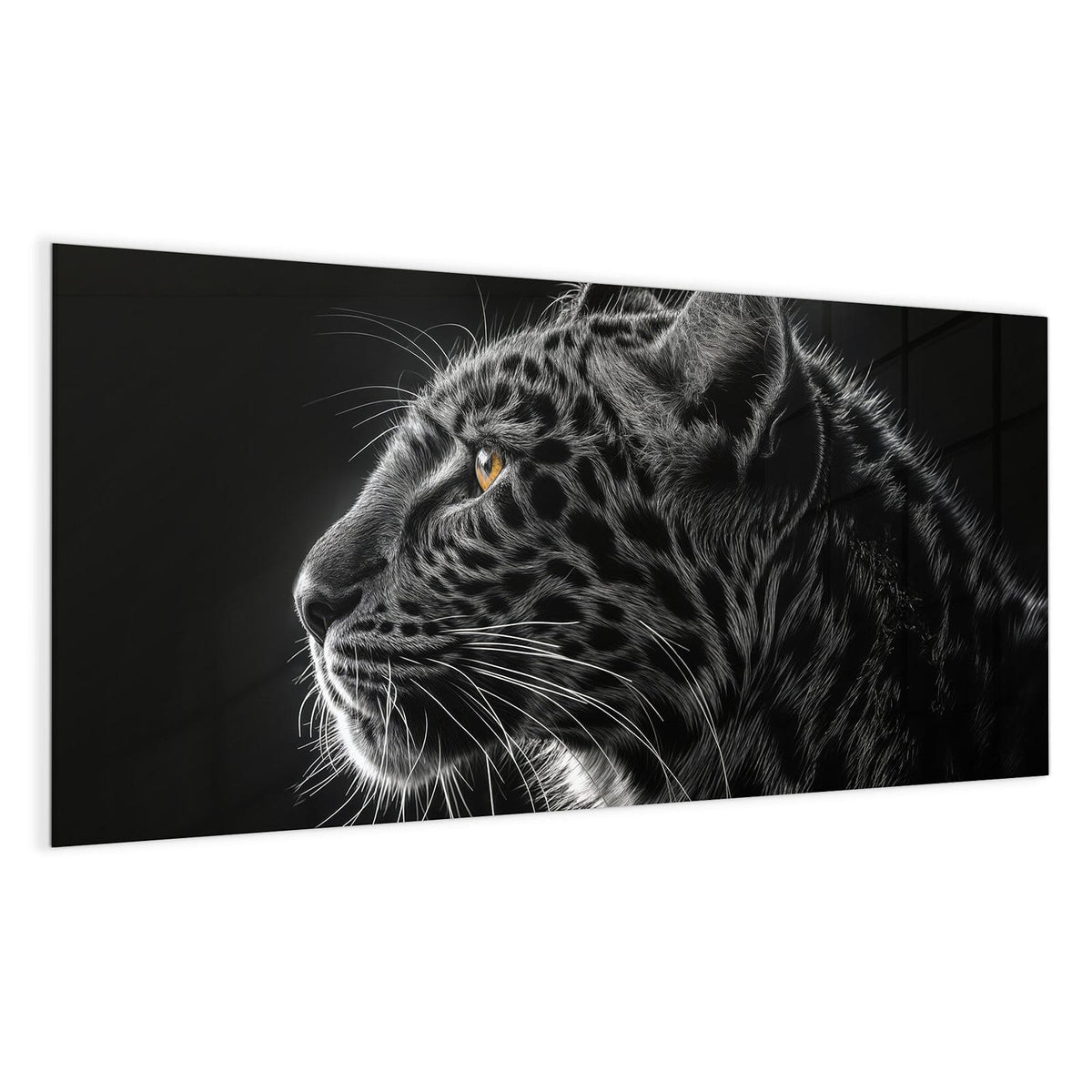 Fotorealistischer Leopardenkopf im Profil, schwarz-weiß, mit einem leuchtend goldenen Auge
