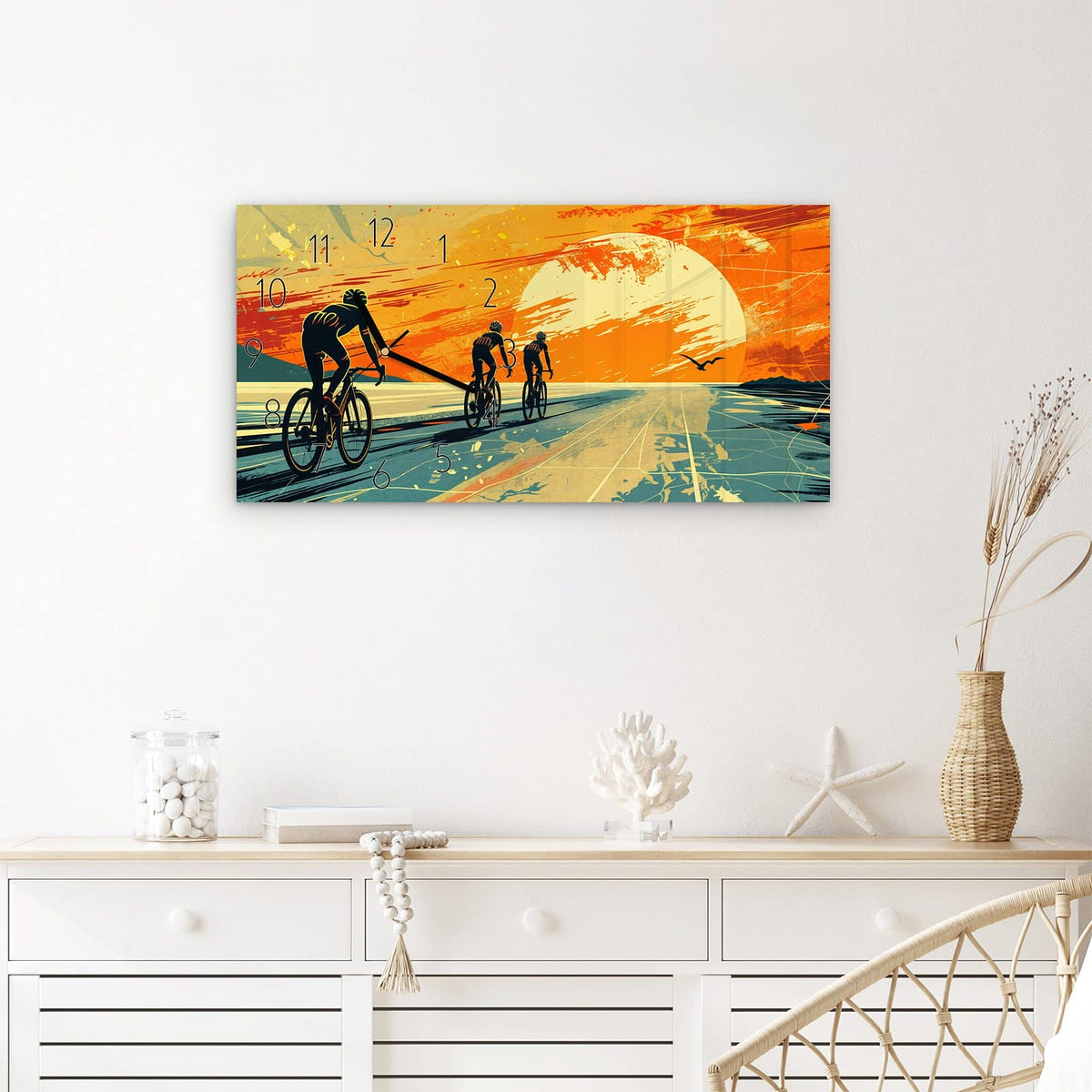 Wanduhr Radfahrer Sonnenuntergang aus Glas – Querformat 60 × 30 cm – Radfahrer vor orangem Sonnenuntergang