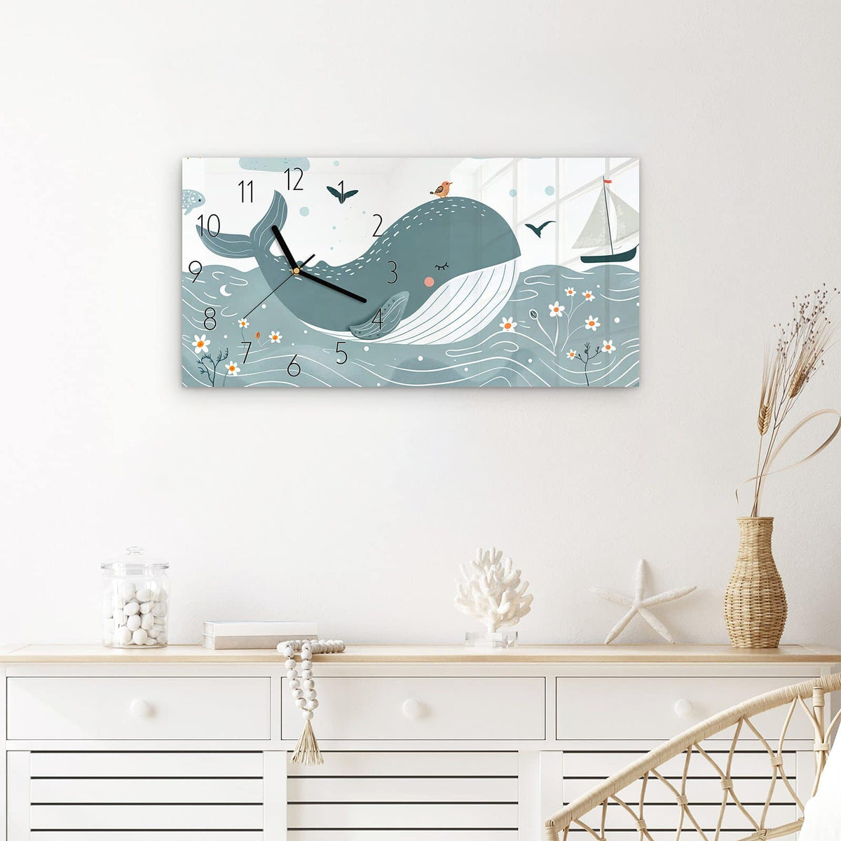 Wanduhr Schlafender Wal aus Glas – Querformat 60 × 30 cm – Lächelnder Wal im Meer