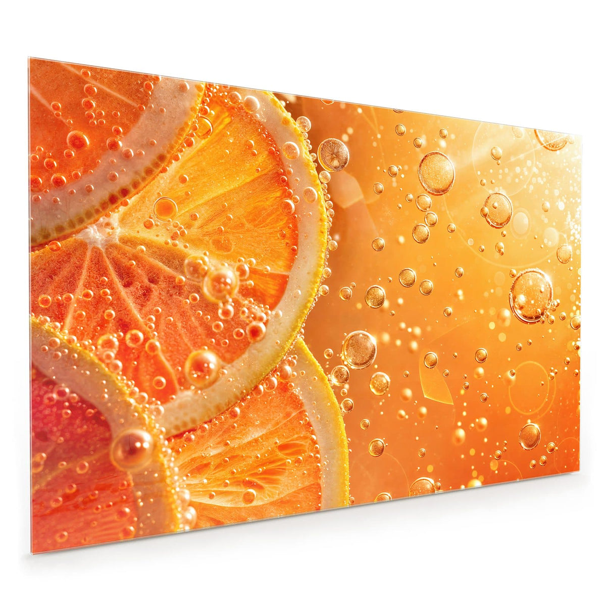 Küchenrückwand aus Glas im Hochformat: Orangen- und Blutorangenscheiben in sprudelnder orangener Flüssigkeit