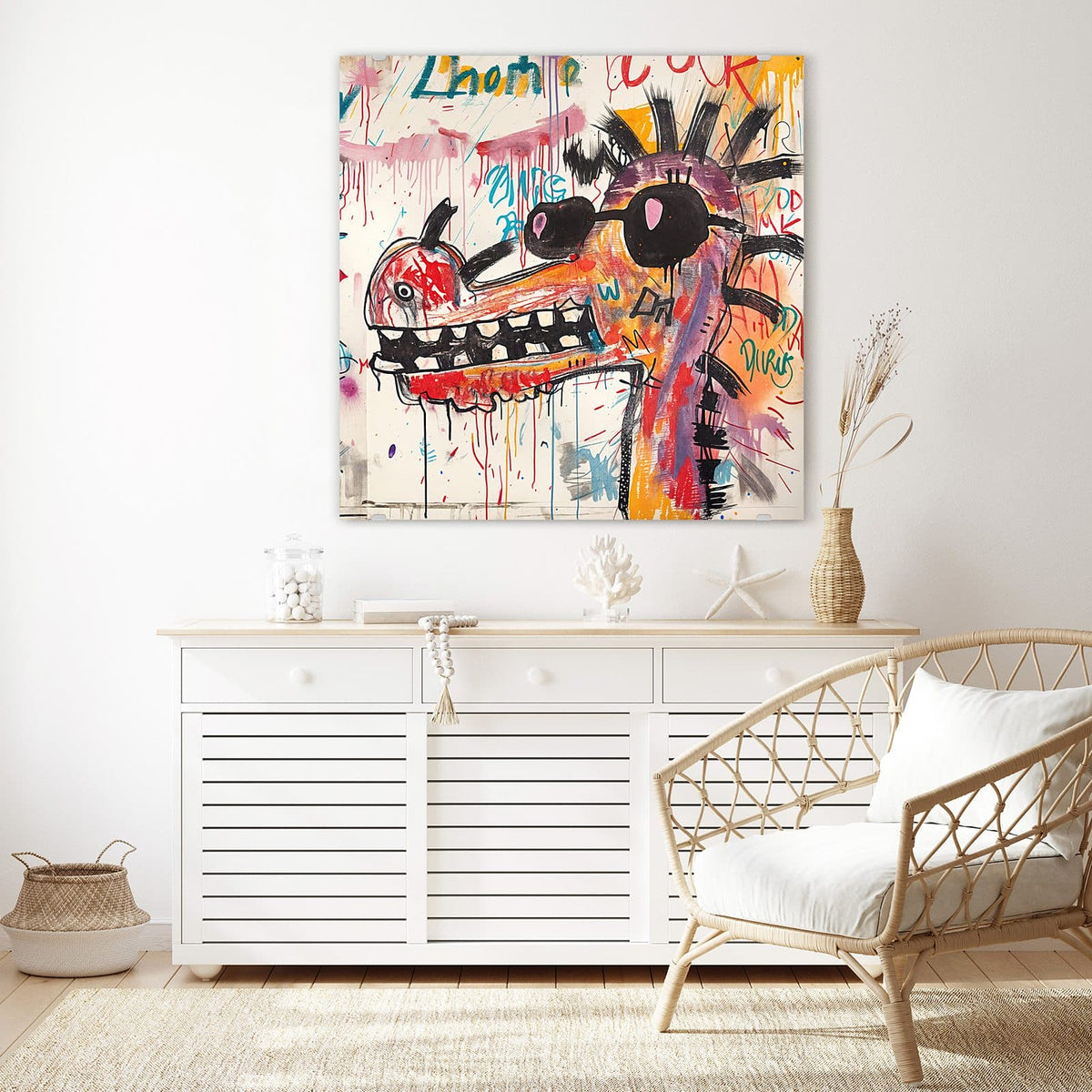 Glasbild Graffiti-Monster an der Wand – Graffitiartig gemaltes Fabeltier mit langer Schnauze, großen Zähnen und schwarzer Sonnenbrille