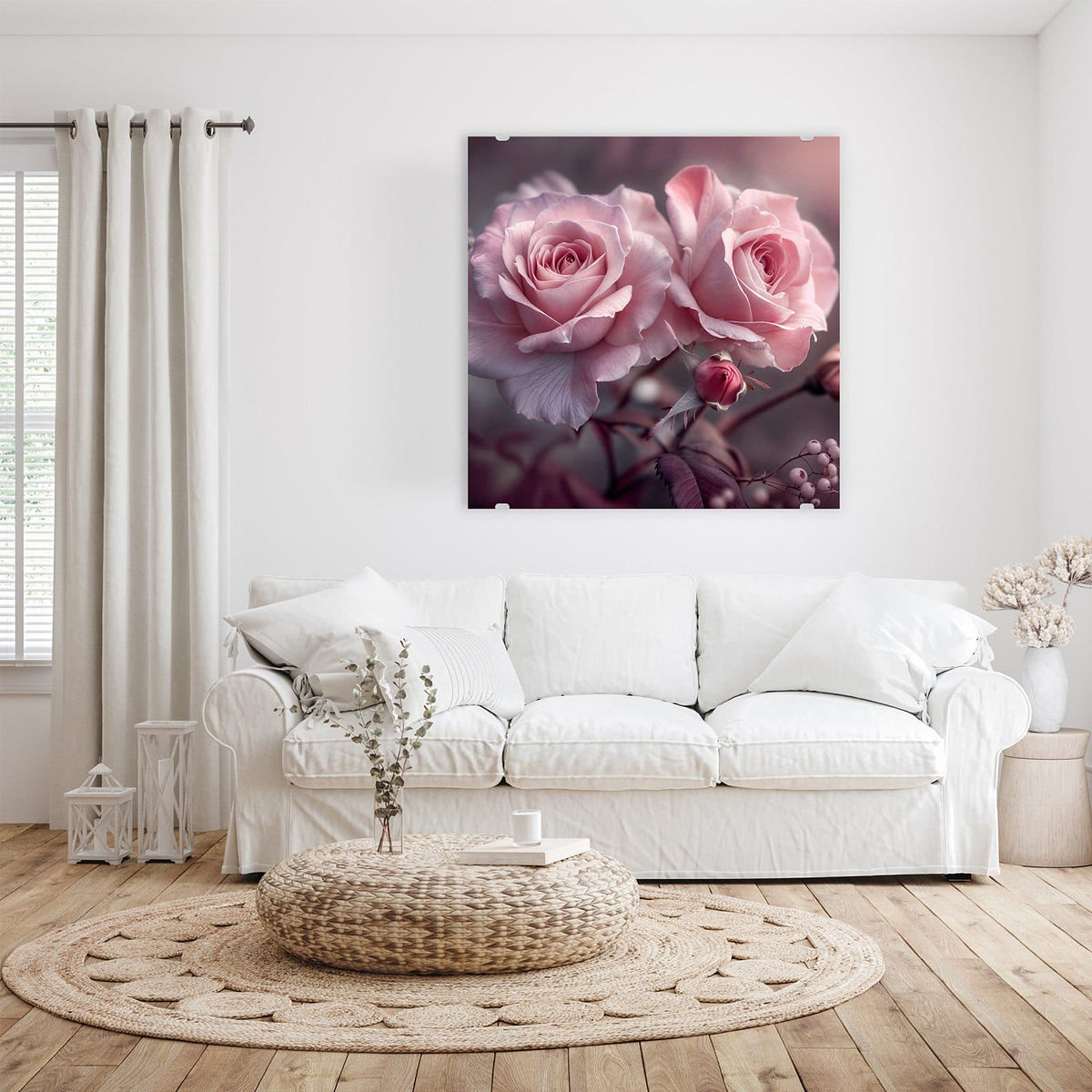 Glasbild Romantische Rosen an der Wand – Zwei geöffnete rosa Rosen mit Knospe vor weich verschwommenem Grund