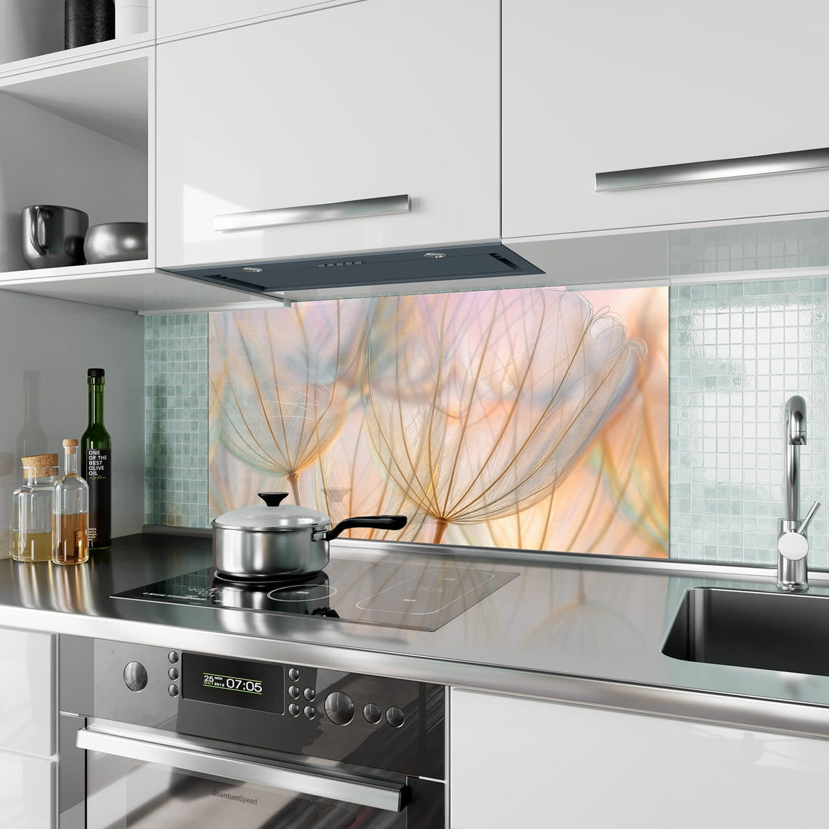 Küchenrückwand aus Glas Pusteblume in Pastell im Hochformat als Spritzschutz hinter dem Kochfeld, über dem Fliesenspiegel montiert