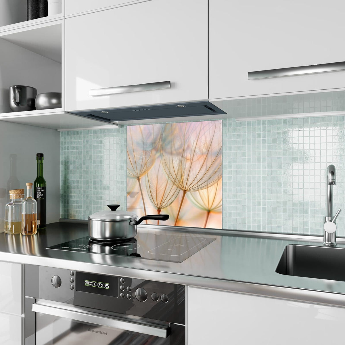 Küchenrückwand aus Glas Pusteblume in Pastell im quadratischen Format als Spritzschutz hinter dem Kochfeld, über dem Fliesenspiegel montiert