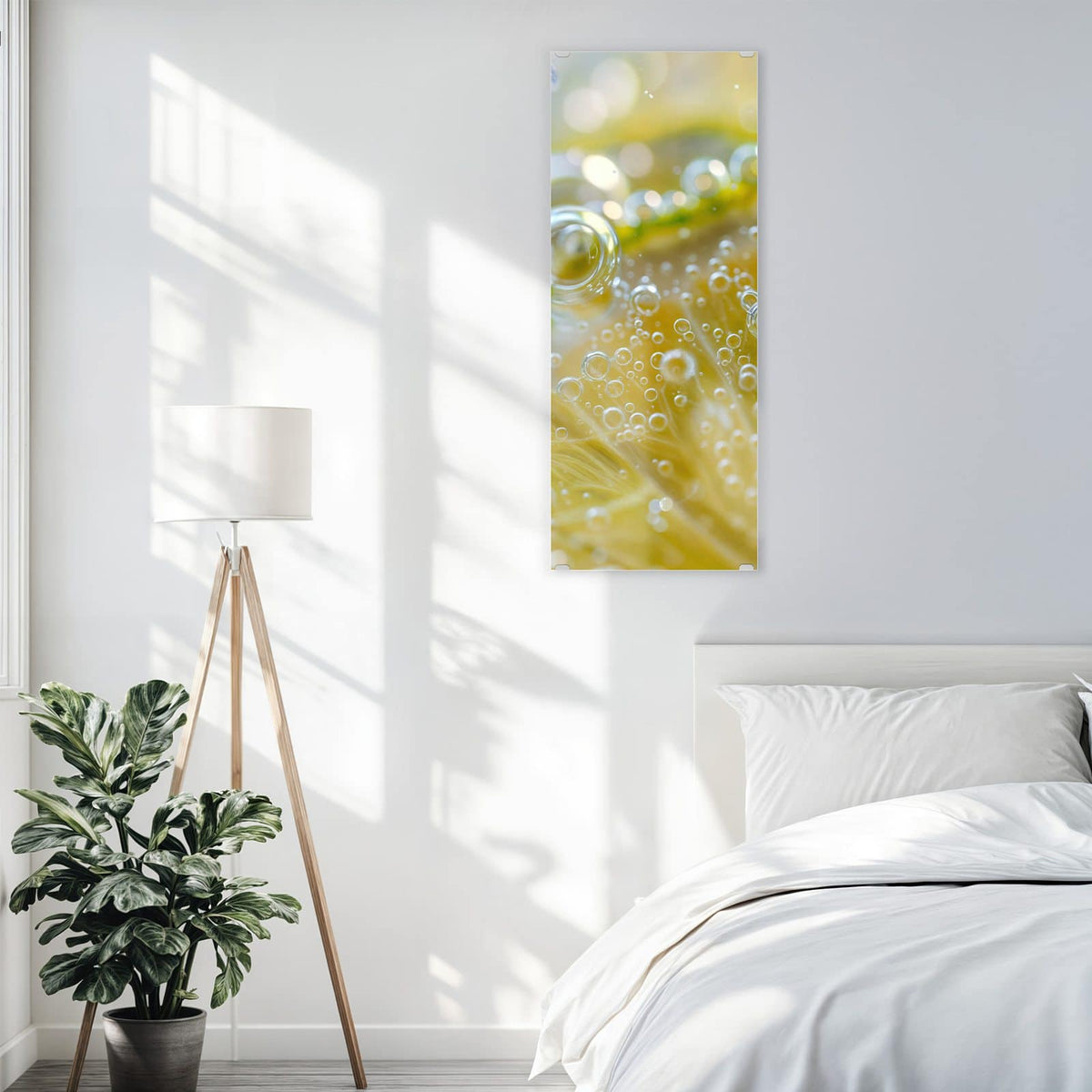 Glasbild Zitrone im Sprudel an der Wand – Zitronenscheibe im Makro, überzogen von Sprudelbläschen