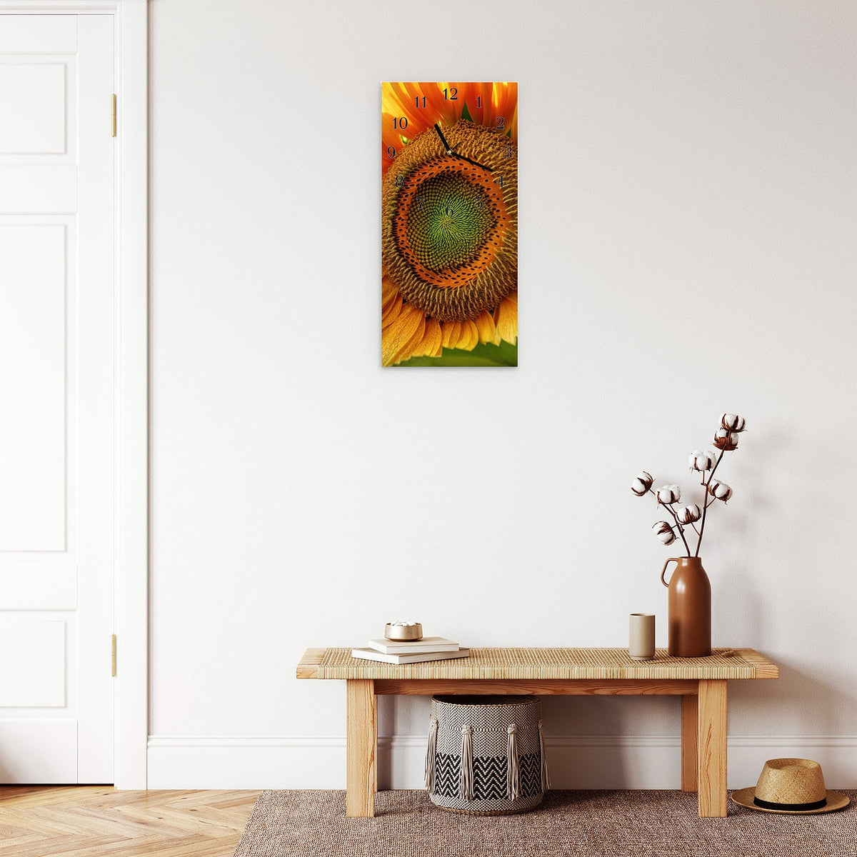 Moderne Wanduhr aus Glas mit Farbtiefe – Wanduhr Sonnenblume Makro aus Glas – Hochformat 30 × 60 cm