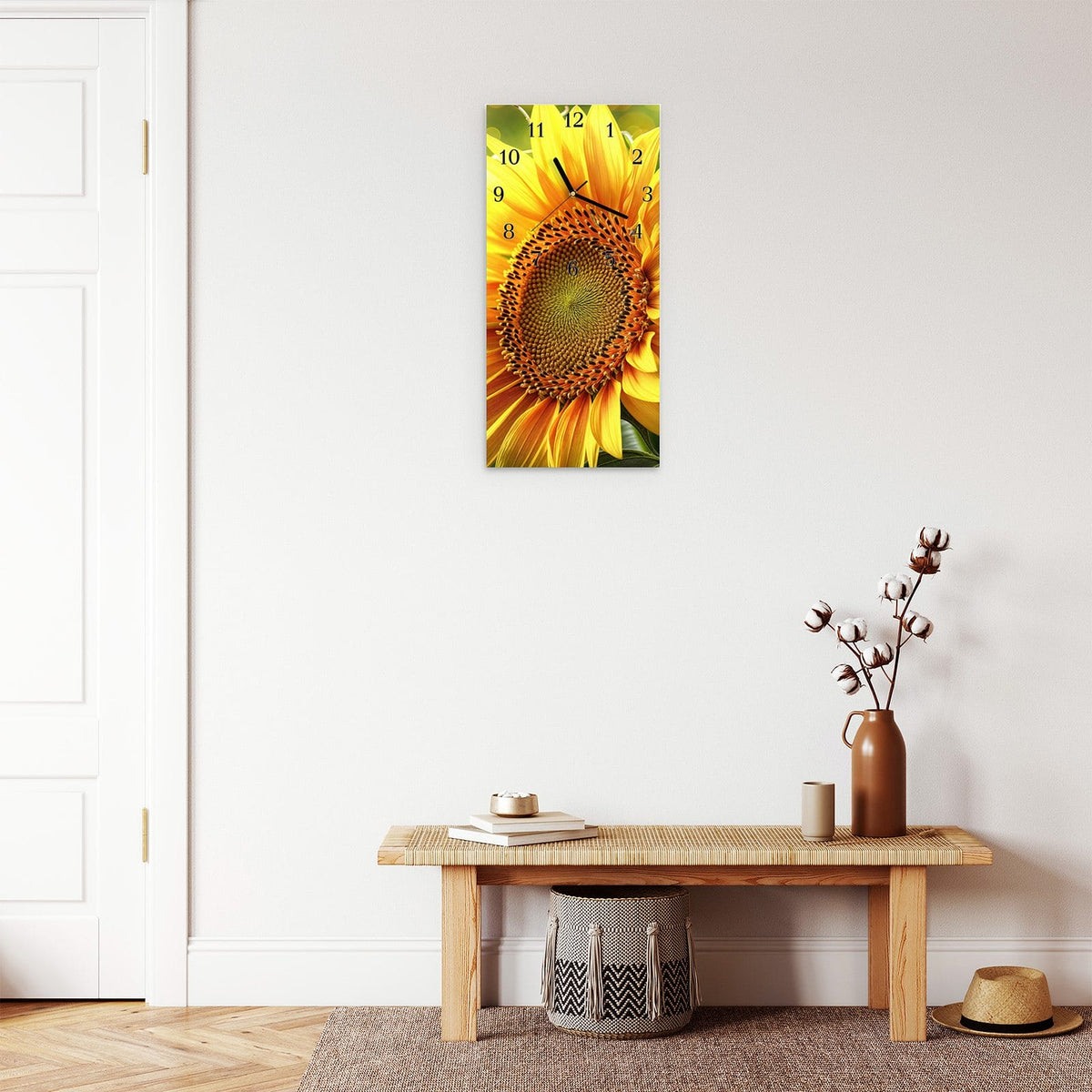 Moderne Wanduhr aus Glas mit Farbtiefe – Wanduhr Sonnenblume Blüte aus Glas – Hochformat 30 × 60 cm
