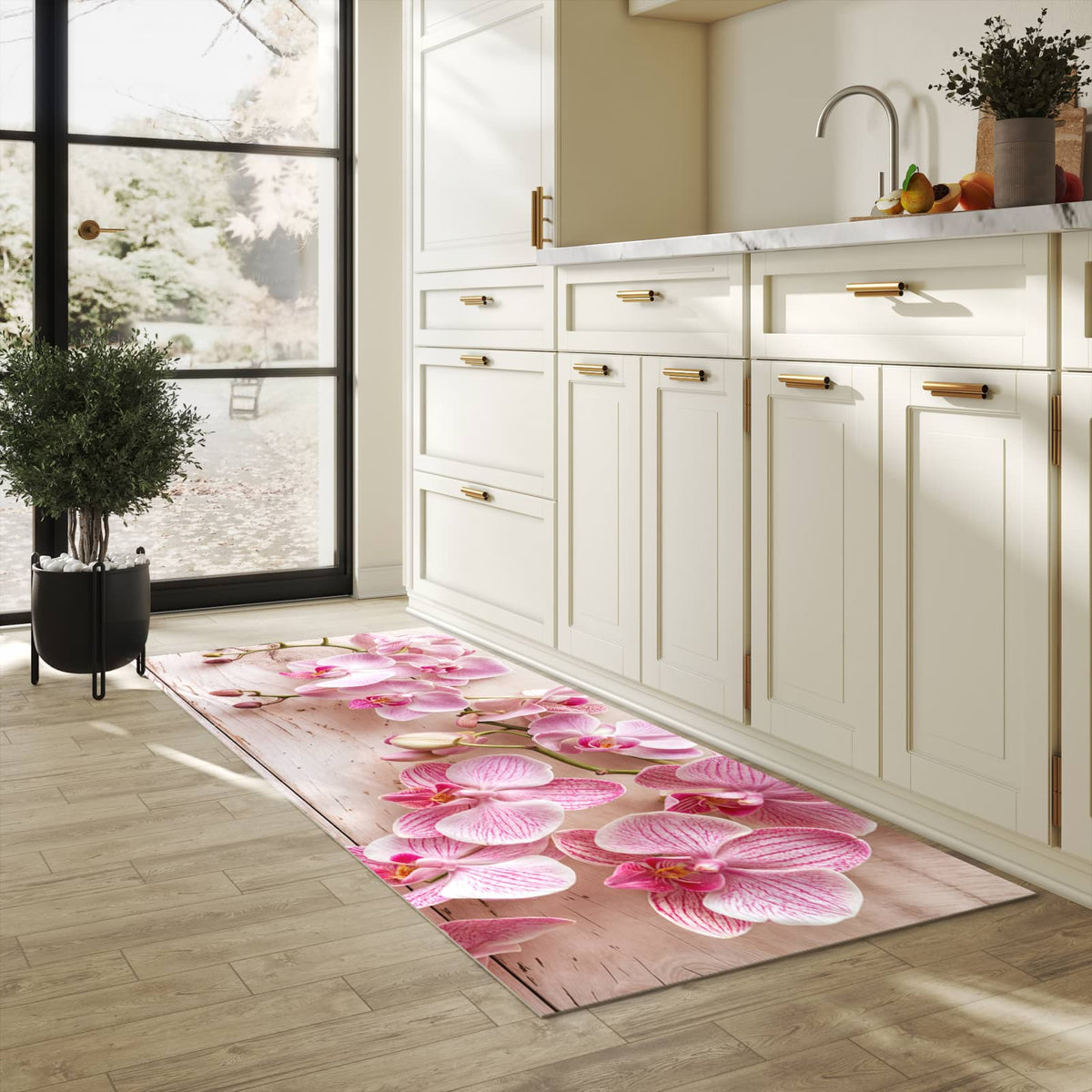 Waschbarer Küchenläufer mit Motiv Orchideen_tabletop in heller Küche für angenehme Haptik