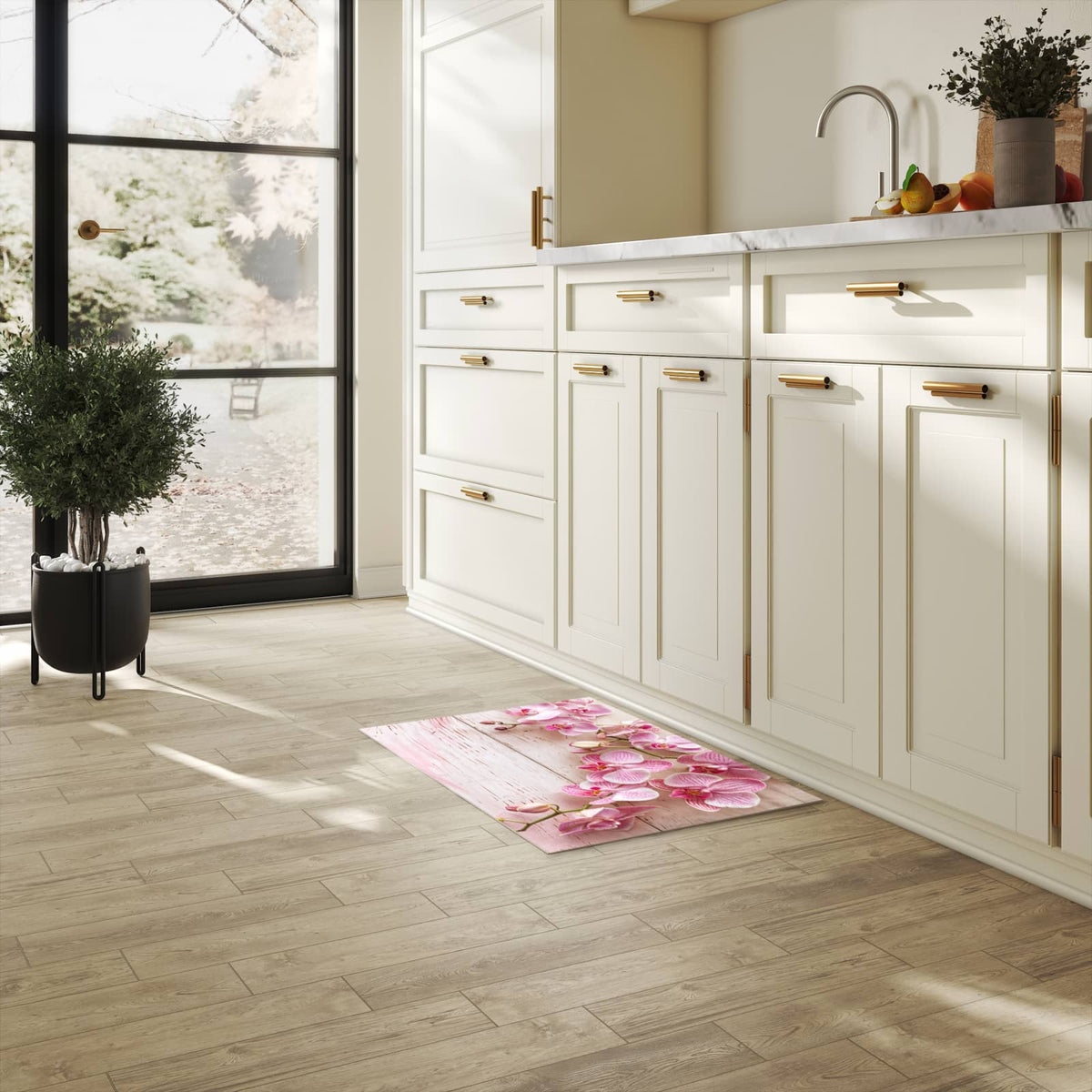 Langlebiger rutschfester Küchenläufer mit Motiv Orchideen_tabletop in heller Küche