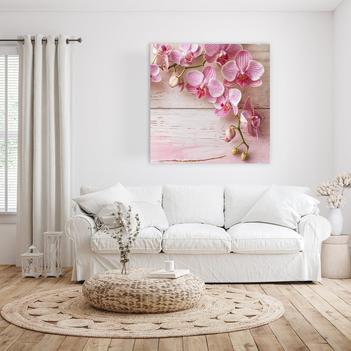 Glasbild Orchideen auf Rosa an der Wand – Rosa gestreifte Phalaenopsis-Rispe auf weiß-rosa lasierten Holzbrettern