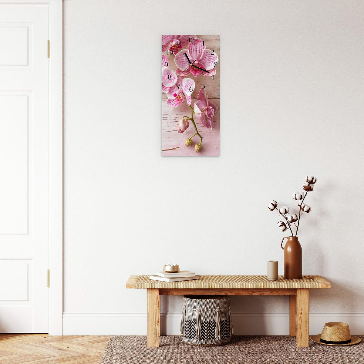 Moderne Wanduhr aus Glas mit Farbtiefe – Wanduhr Orchideen_tabletop aus Glas – Hochformat 30 × 60 cm