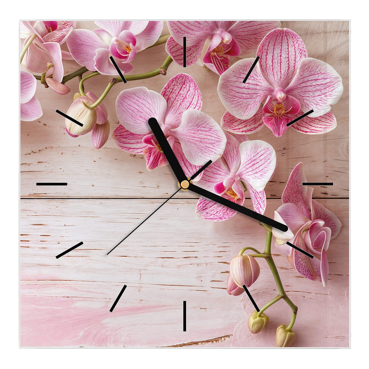 Wanduhr aus Glas, Ziffernblatt Linie mit Motiv Orchideen auf Rosa: Rosa gestreifte Phalaenopsis-Rispe auf weiß-rosa lasierten Holzbrettern
