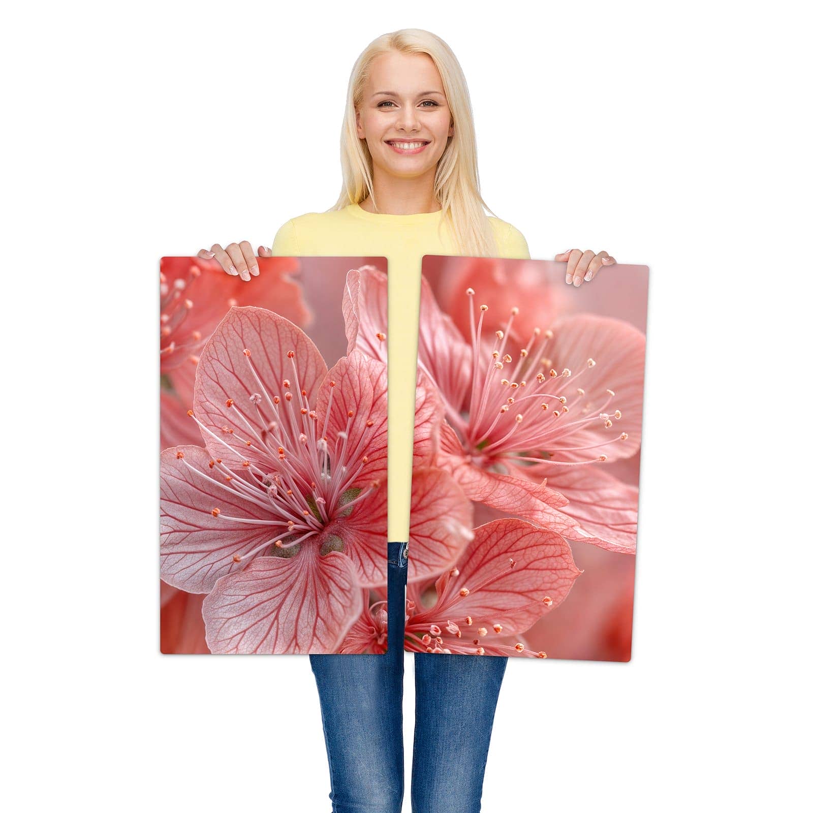 Herdabdeckplatten aus Glas mit Stille Blumenpracht-Motiv wird zur Größendarstellung gehalten