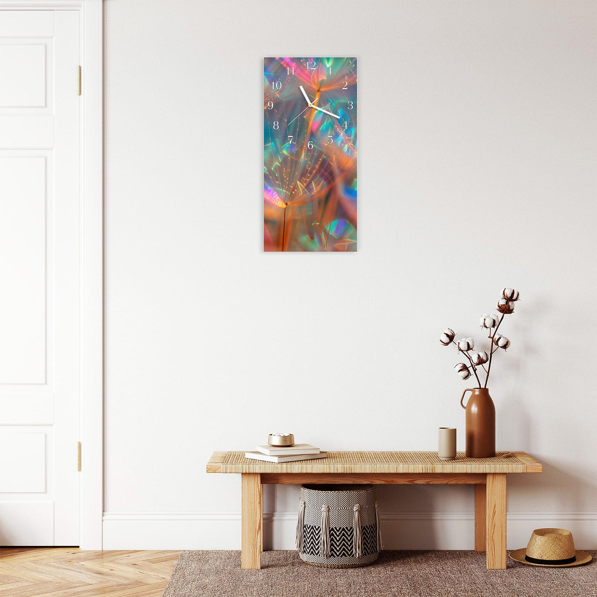 Moderne Wanduhr aus Glas mit Farbtiefe – Wanduhr Schimmernde Natur aus Glas – Hochformat 30 × 60 cm