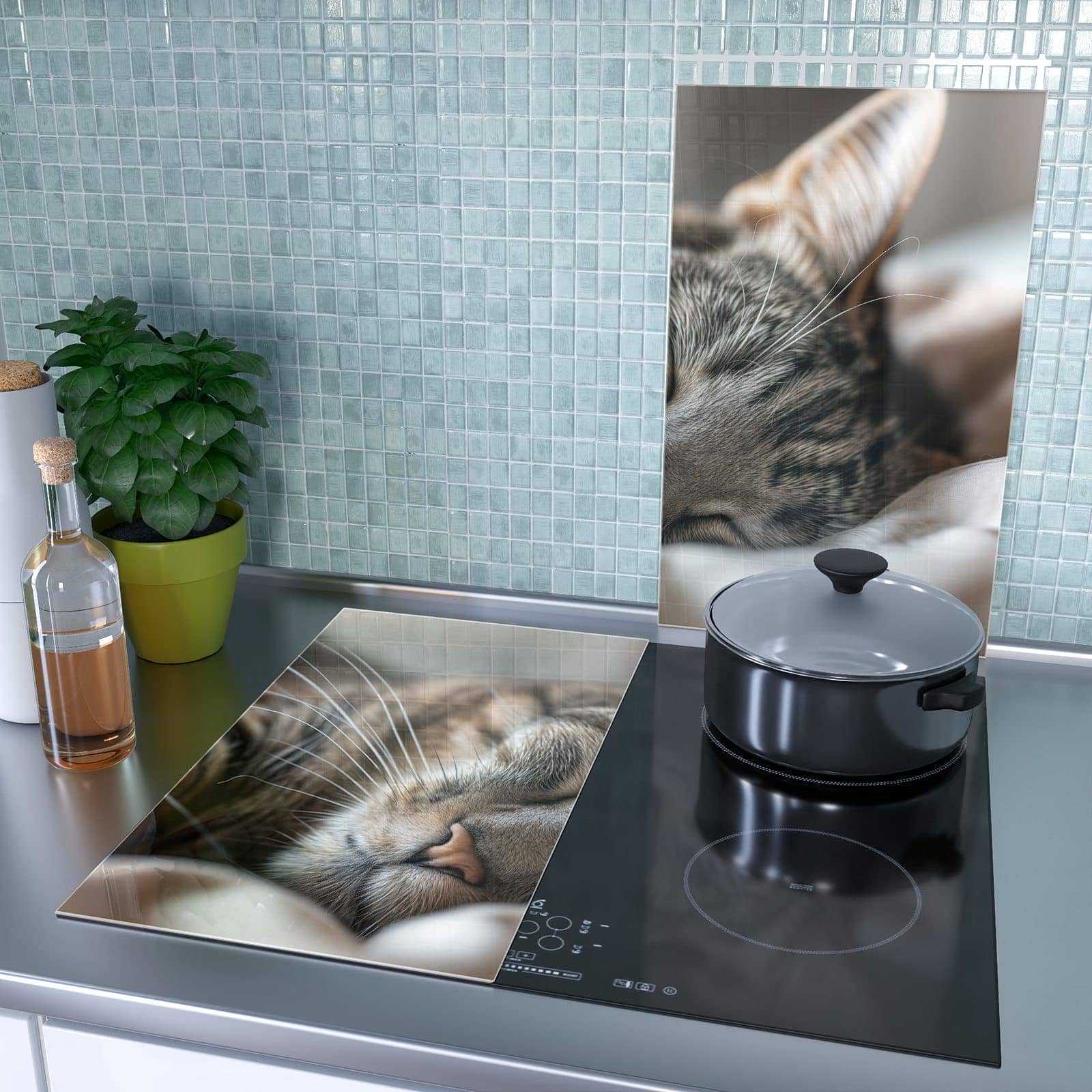 2-teilige Herdabdeckplatten mit Schlummernde Katze Portrait-Motiv als Spritzschutz hinter dem Kochfeld