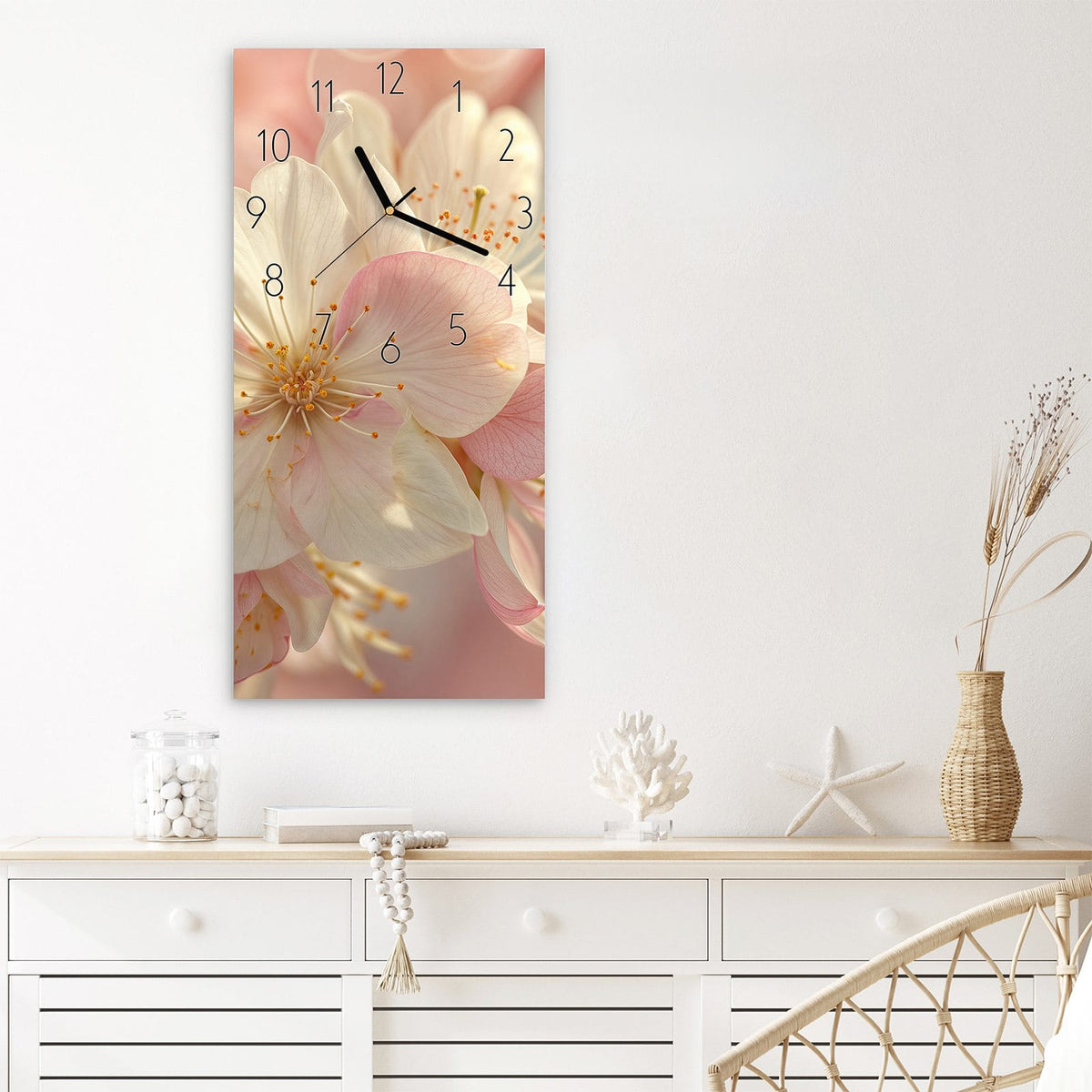 Wanduhr Blühende Frühlingsblüten aus Glas – Durchscheinende Kirschblüten in Pastell