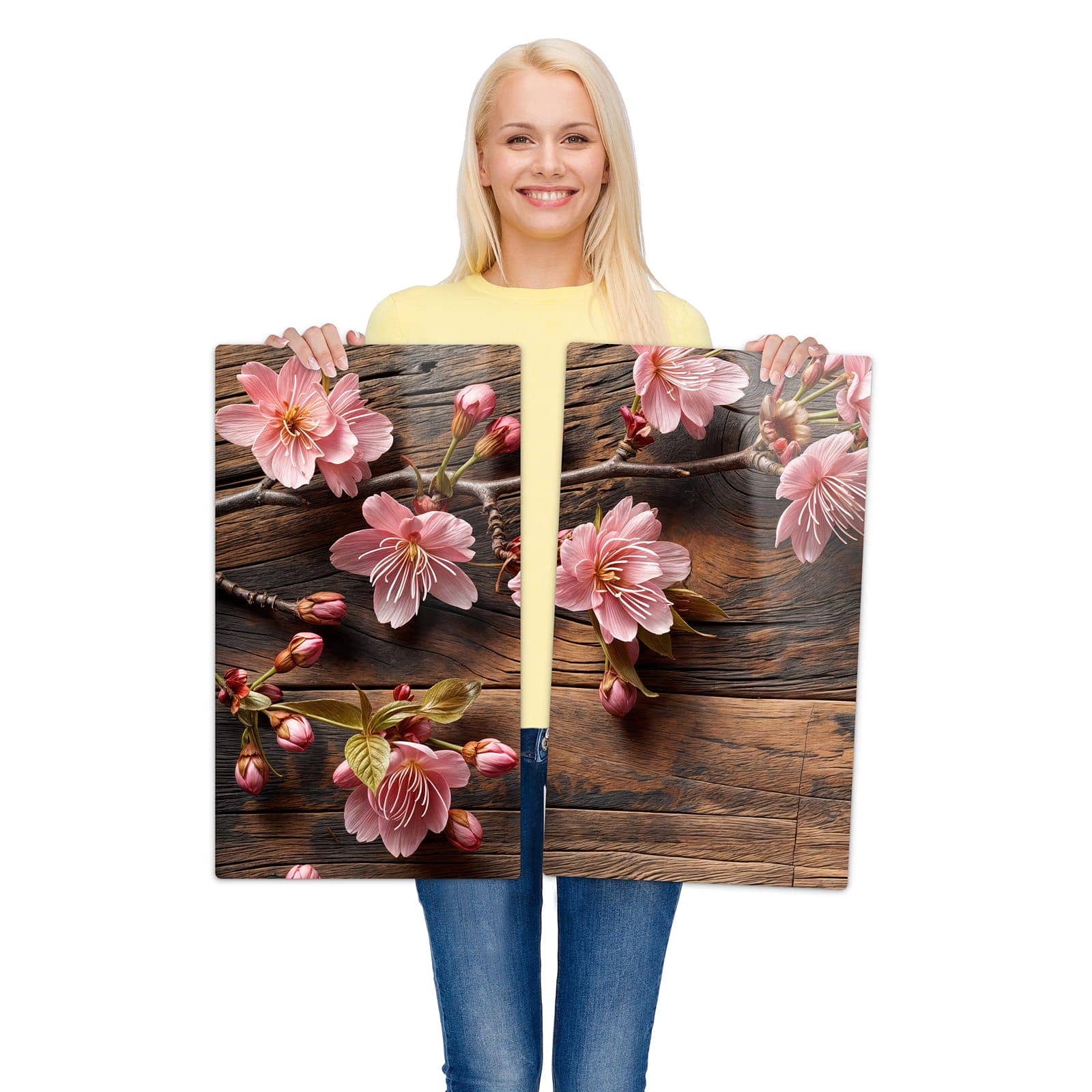 2-teilige Herdabdeckplatte aus Glas mit Holzblüten-Motiv wird zur Größendarstellung gehalten