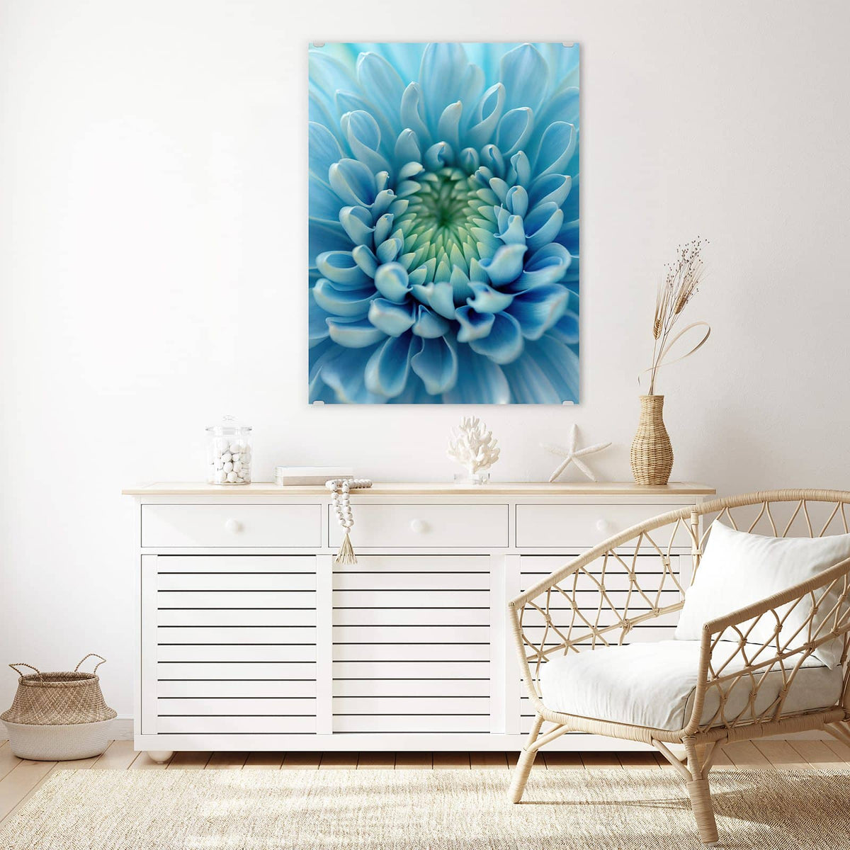 Aufhängung liegt bei – Motiv später wechselbar – Wandbild - Helle Chrysantheme - Hochformat