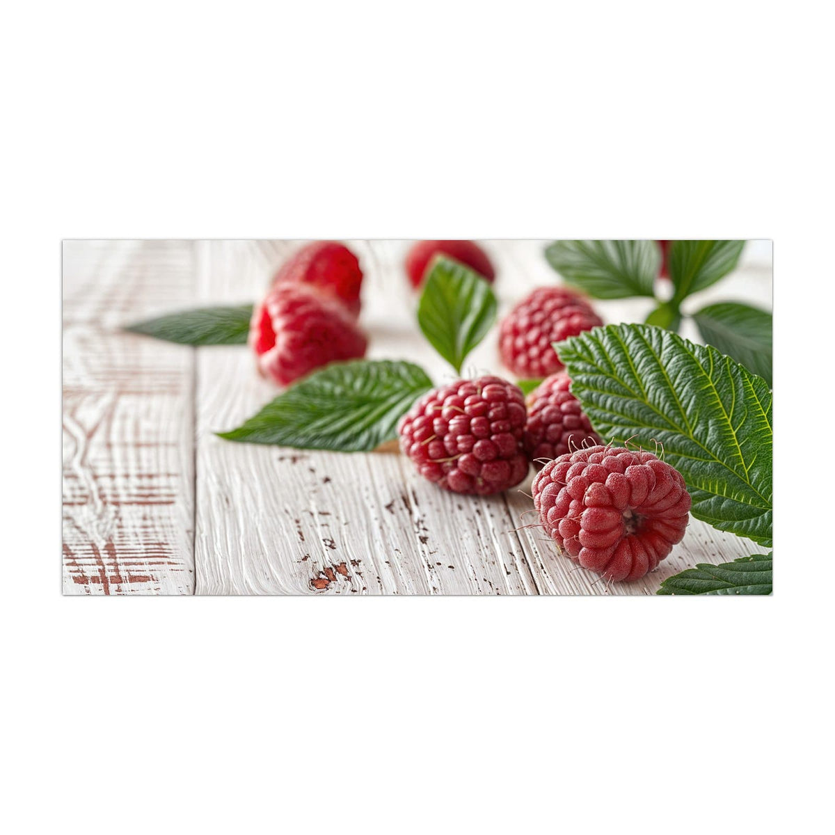 Küchenrückwand aus Glas Himbeeren auf Weiß im Hochformat, Motiv bildfüllend von vorn
