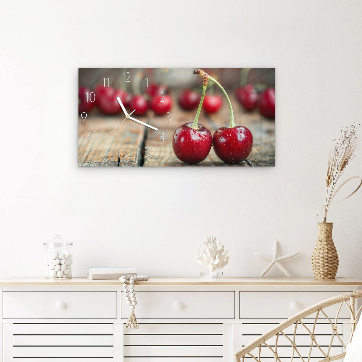 Wanduhr Saftige Frische Kirschen aus Glas – Querformat 60 × 30 cm – Glänzende Kirschen mit Wassertropfen