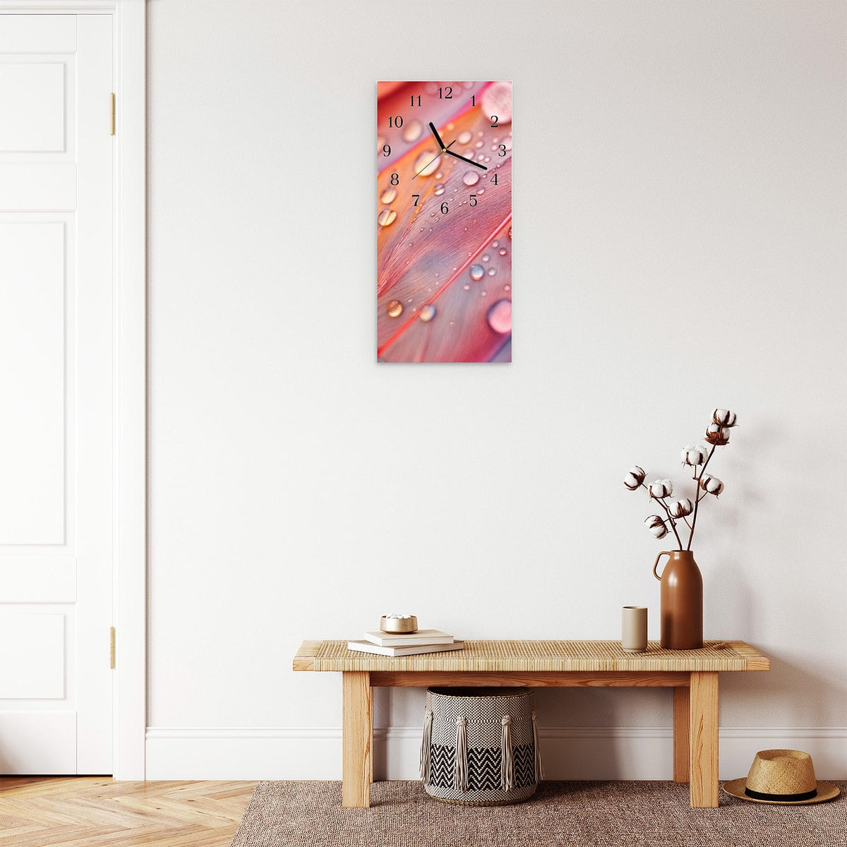 Moderne Wanduhr aus Glas mit Farbtiefe – Wanduhr Wassertropfen auf Federn aus Glas – Hochformat 30 × 60 cm