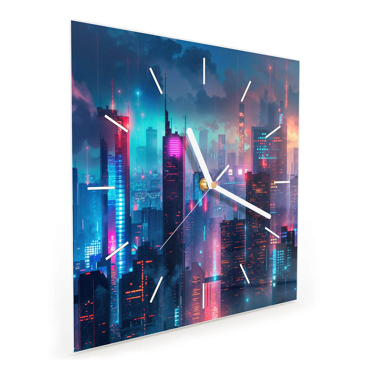 Quadratische Wanduhr aus Glas Neon Skyline bei Nacht schräg von der Seite, 4 mm starkes Glas