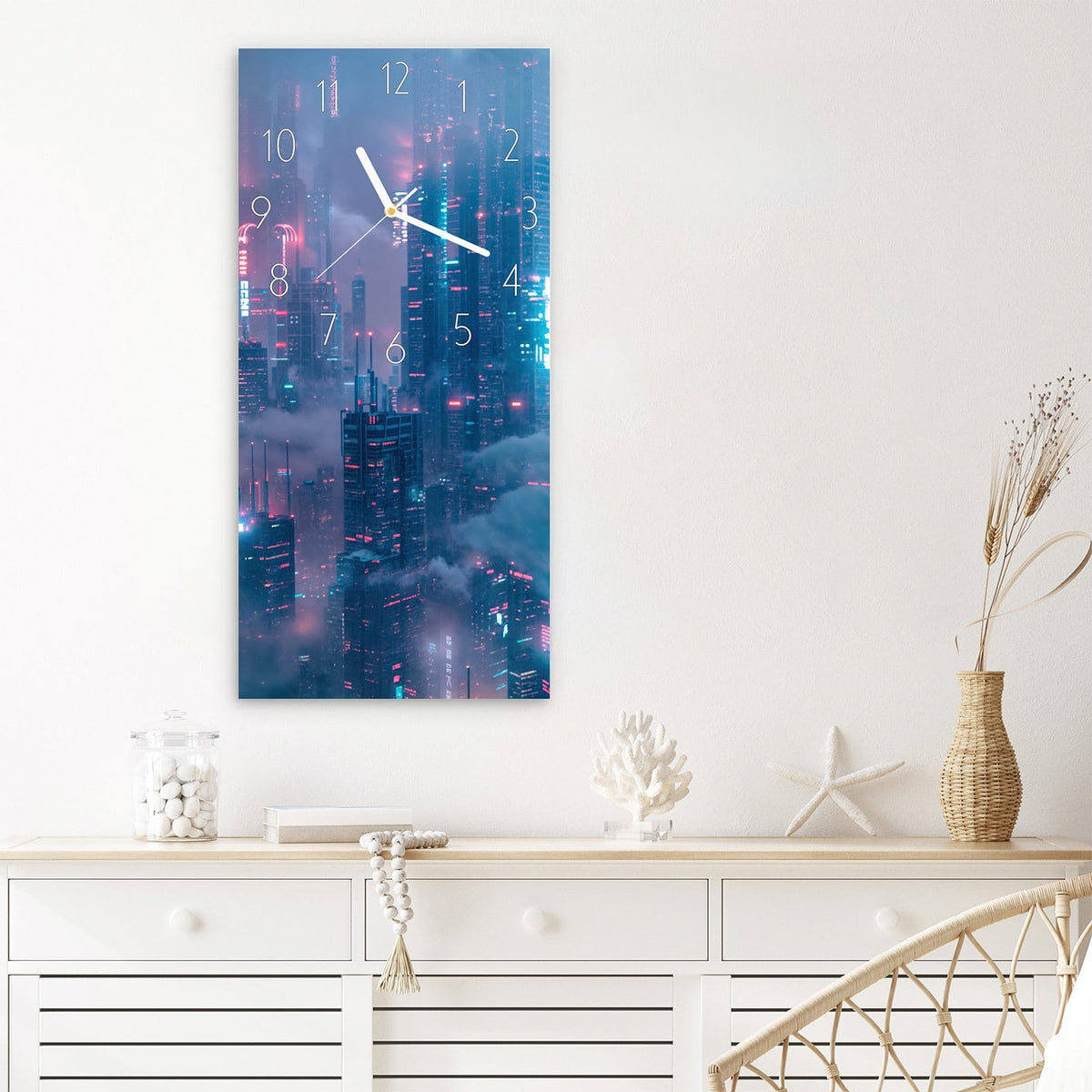 Wanduhr Wolkenkratzer in Neon aus Glas – Hochformat 30 × 60 cm – Wolkenkratzer in Pink und Türkis