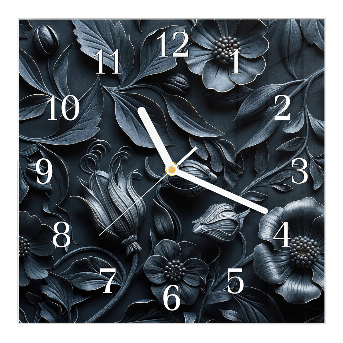 Wanduhr aus Glas, Ziffernblatt Klassisch: Plastisch herausgearbeitete Blüten und Blätter in Anthrazit und Dunkelblau, wie ein geschnitztes Relief.