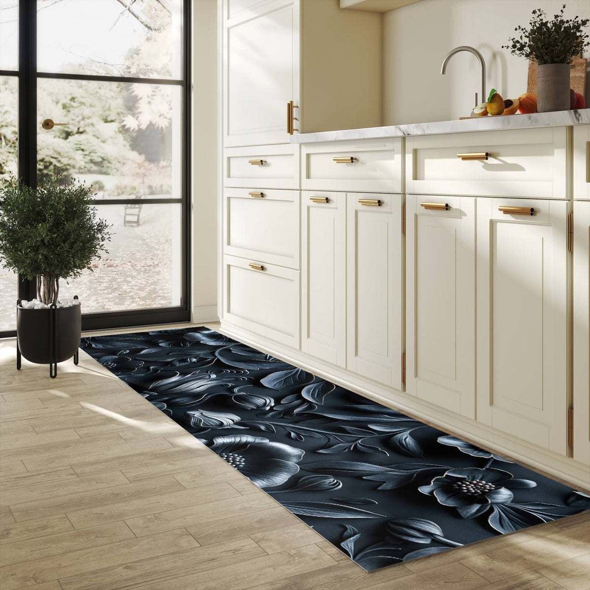 Geruchsneutraler langer Teppich mit Motiv Florales Muster in heller Küche