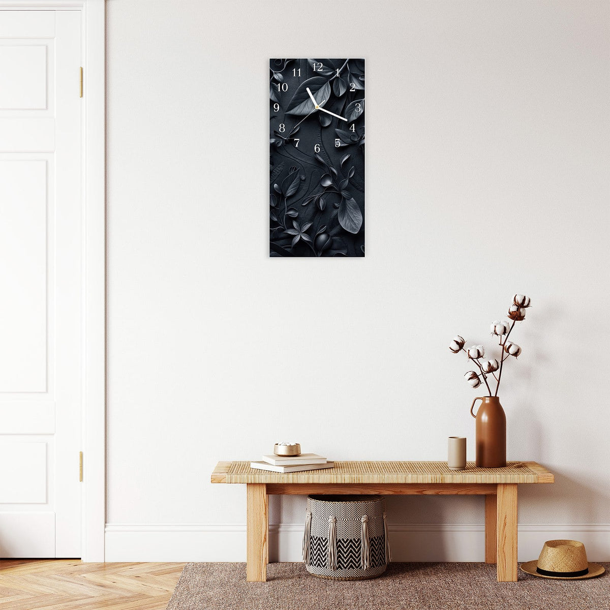Moderne Wanduhr aus Glas mit Farbtiefe – Wanduhr Blumenmuster Dunkel aus Glas – Hochformat 30 × 60 cm
