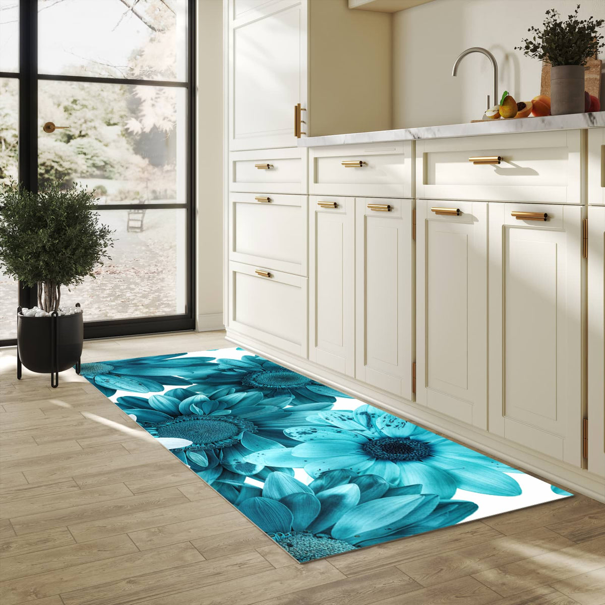 Wasserabweisender Küchenvorleger mit Motiv Blaue Blütenpracht in heller Küche