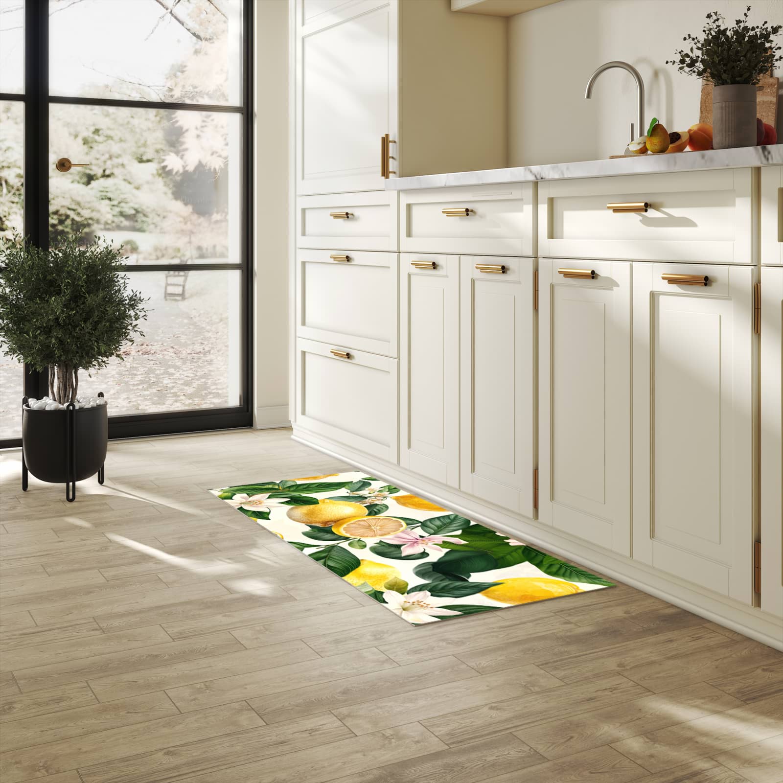 Abriebfester waschbarer Teppich Küche mit Motiv Zitronenblumen in heller Küche