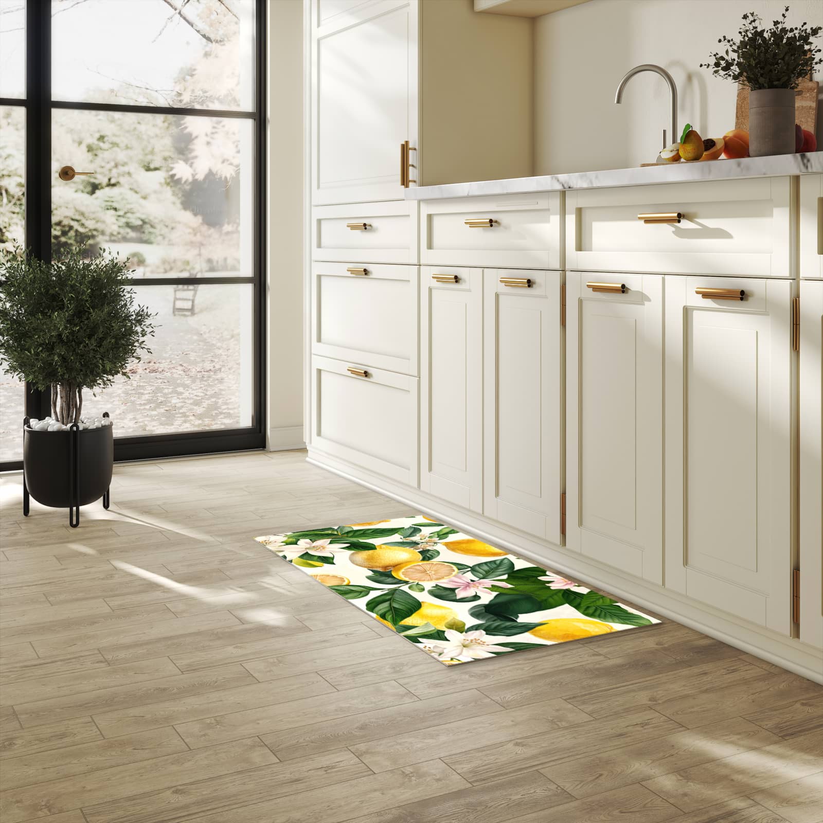 Geräuschdämpfender Küchenvorleger mit Motiv Zitronenblumen in heller Küche