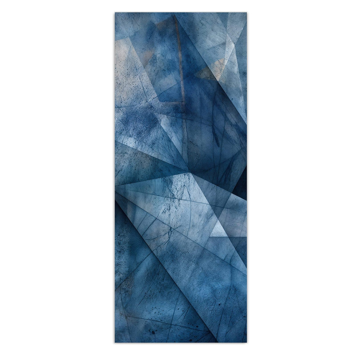 blaue, facettierte Dreiecksflächen mit Kratzern, vereinzelt beige Stellen
