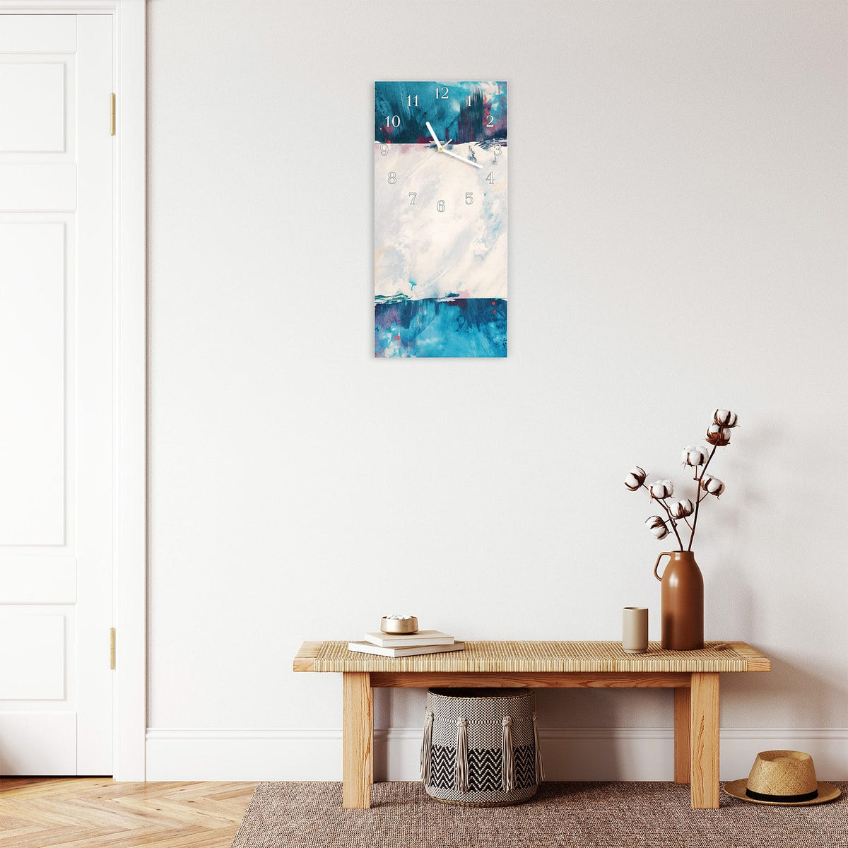 Moderne Wanduhr aus Glas mit Farbtiefe – Wanduhr Abstrakte Kunst Form aus Glas – Hochformat 30 × 60 cm