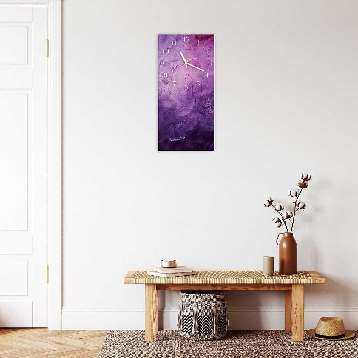 Moderne Wanduhr aus Glas mit Farbtiefe – Wanduhr Textur Mischung Lila aus Glas – Hochformat 30 × 60 cm