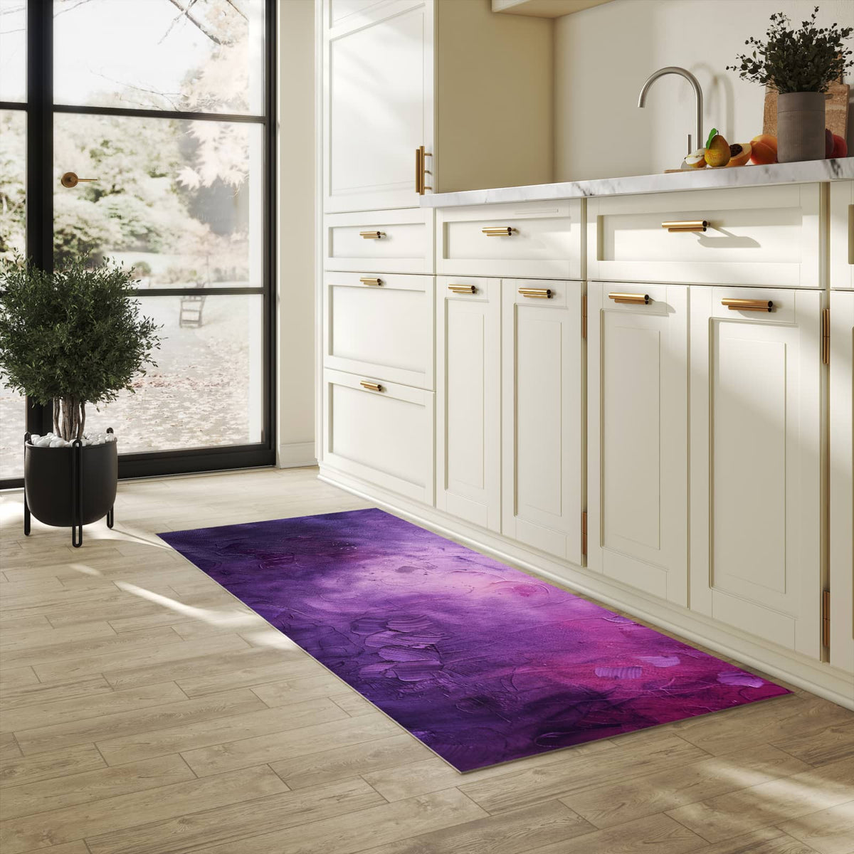 Langlebiger Küchenteppich mit Motiv Textur Mischung Lila in heller Küche