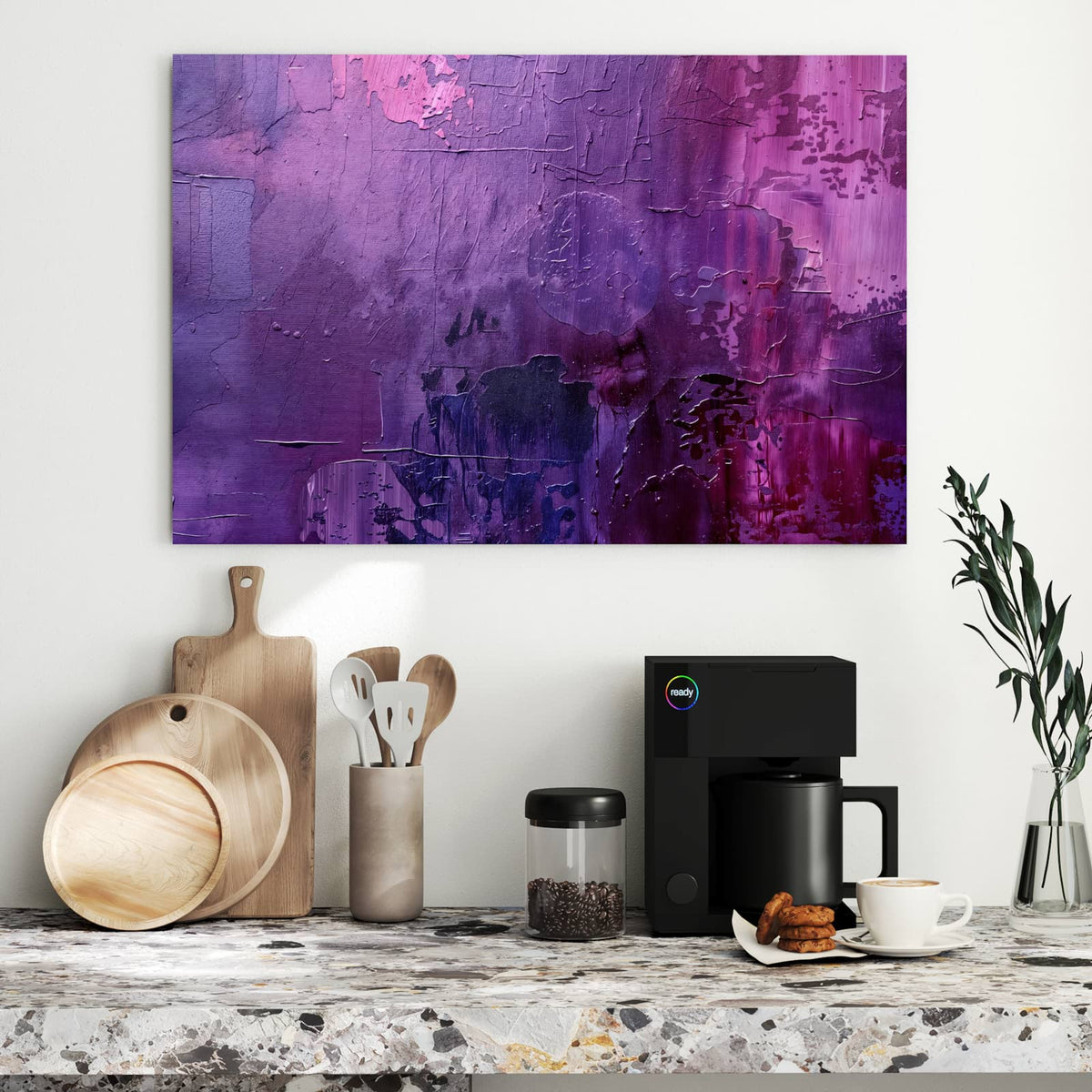 Dick gespachtelte Farbe in Violett, Magenta und Dunkelblau
