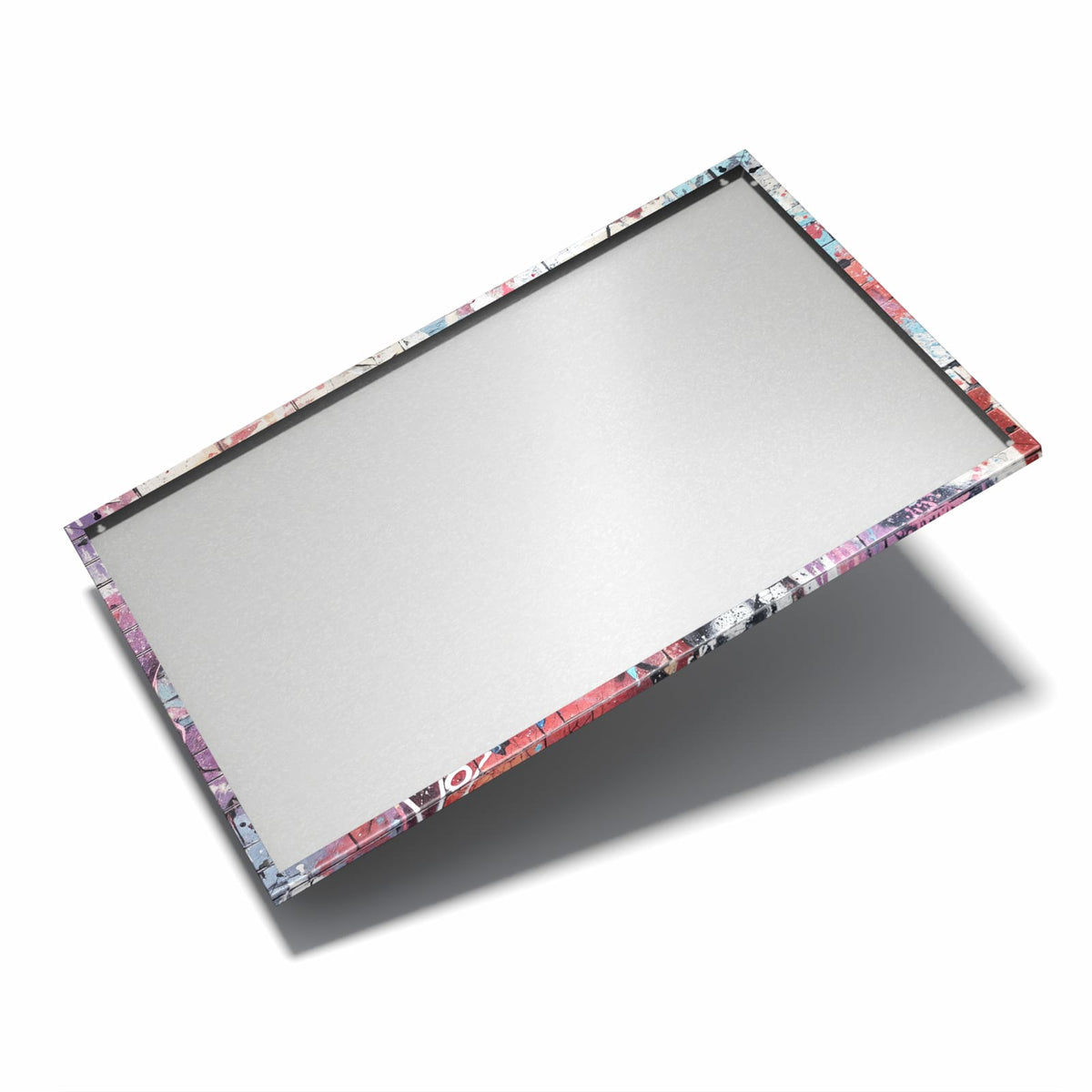 Nur 7 mm – liegt eng an der Wand – Metall Magnettafel - Graffiti auf Ziegelmauer