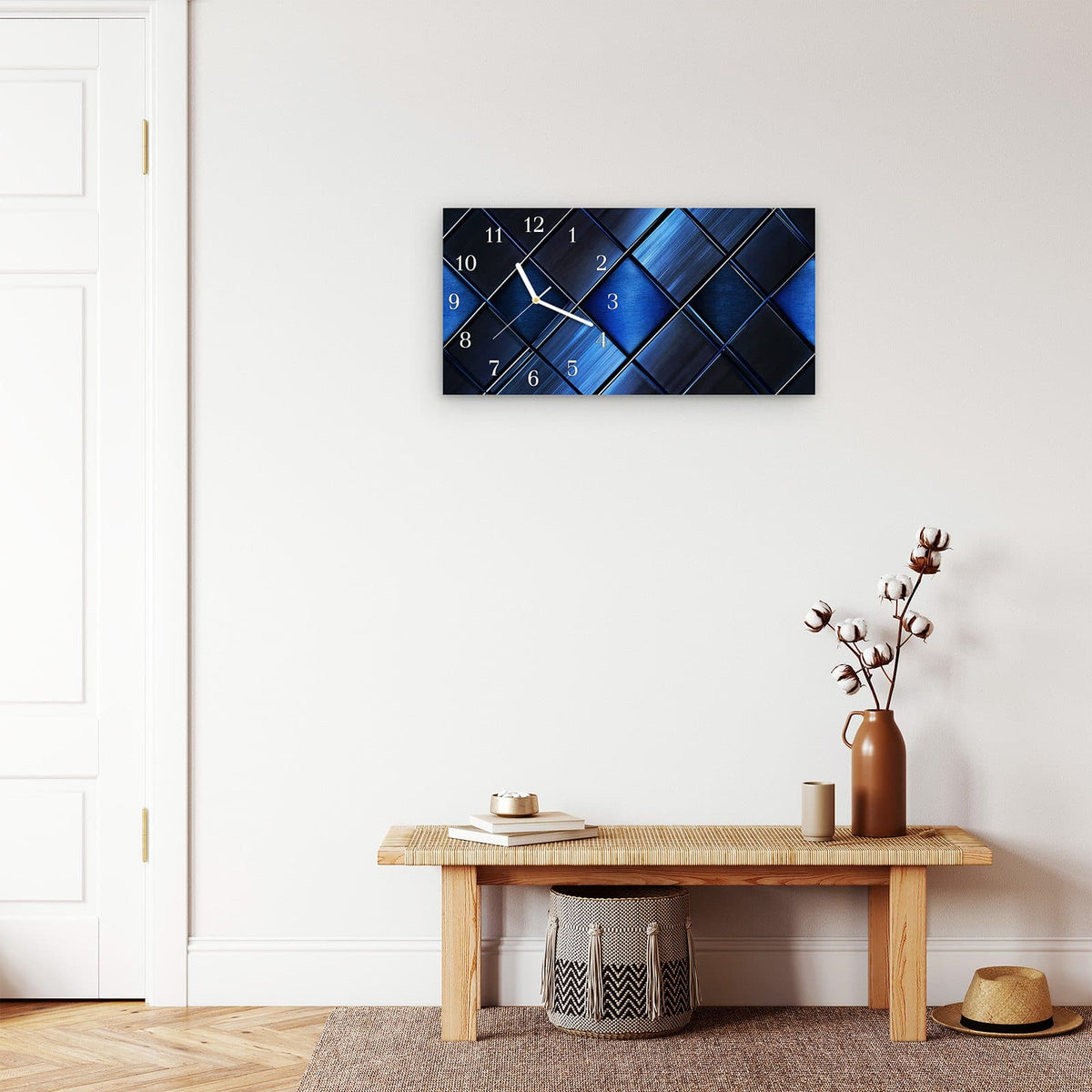 Moderne Wanduhr aus Glas mit Farbtiefe – Wanduhr Blaue Kacheln aus Glas – Querformat 60 × 30 cm