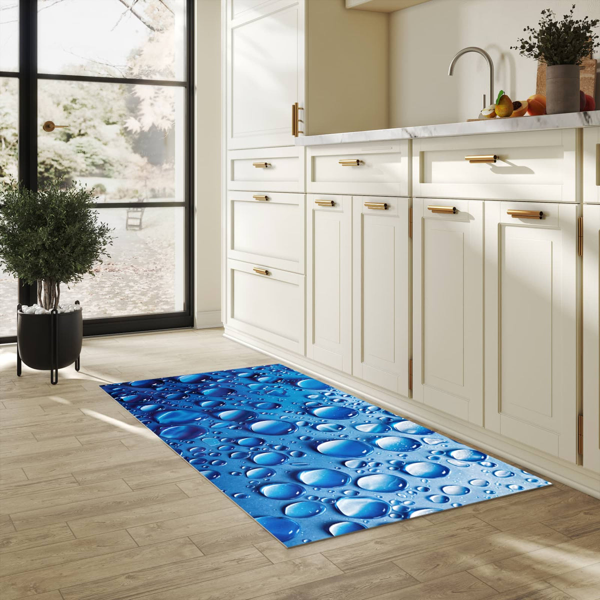 Hygienischer Teppich fürs Esszimmer mit Motiv Wassertropfen in heller Küche