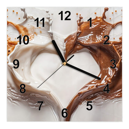 Wanduhr Quadratisch mit dem Motiv Herz aus Milch und Kakao