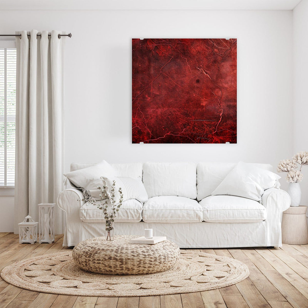 Glasbild Rissiges Rot an der Wand – Tiefrote, raue Fläche mit feinem Netz heller Risslinien